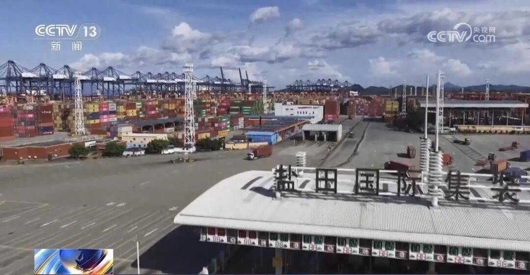 今年前8个月我国外贸向好势头足，进出口总值增长3.5%，原因