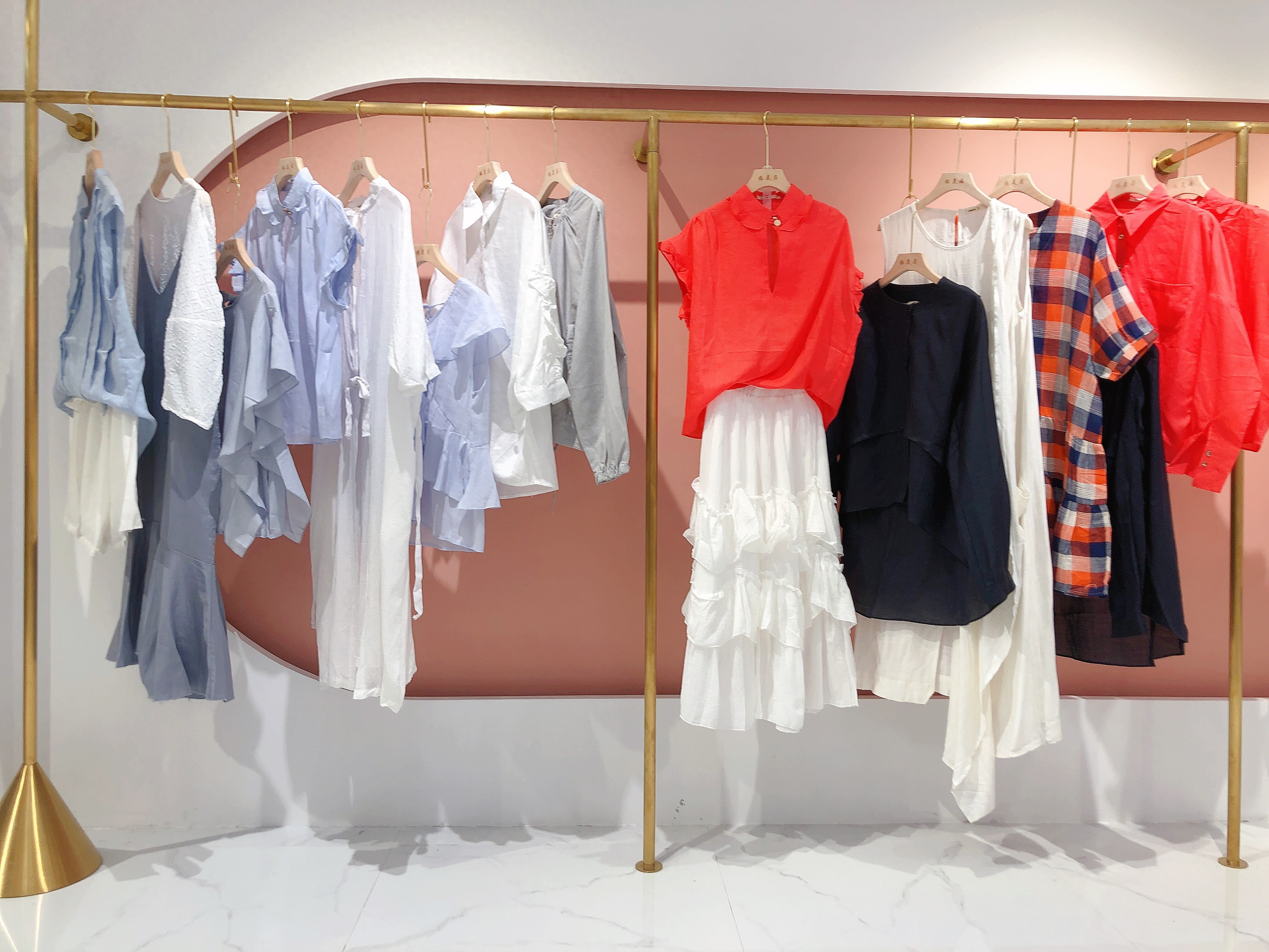 全国最大服装尾货基地在哪？广州白马等批发市场介绍