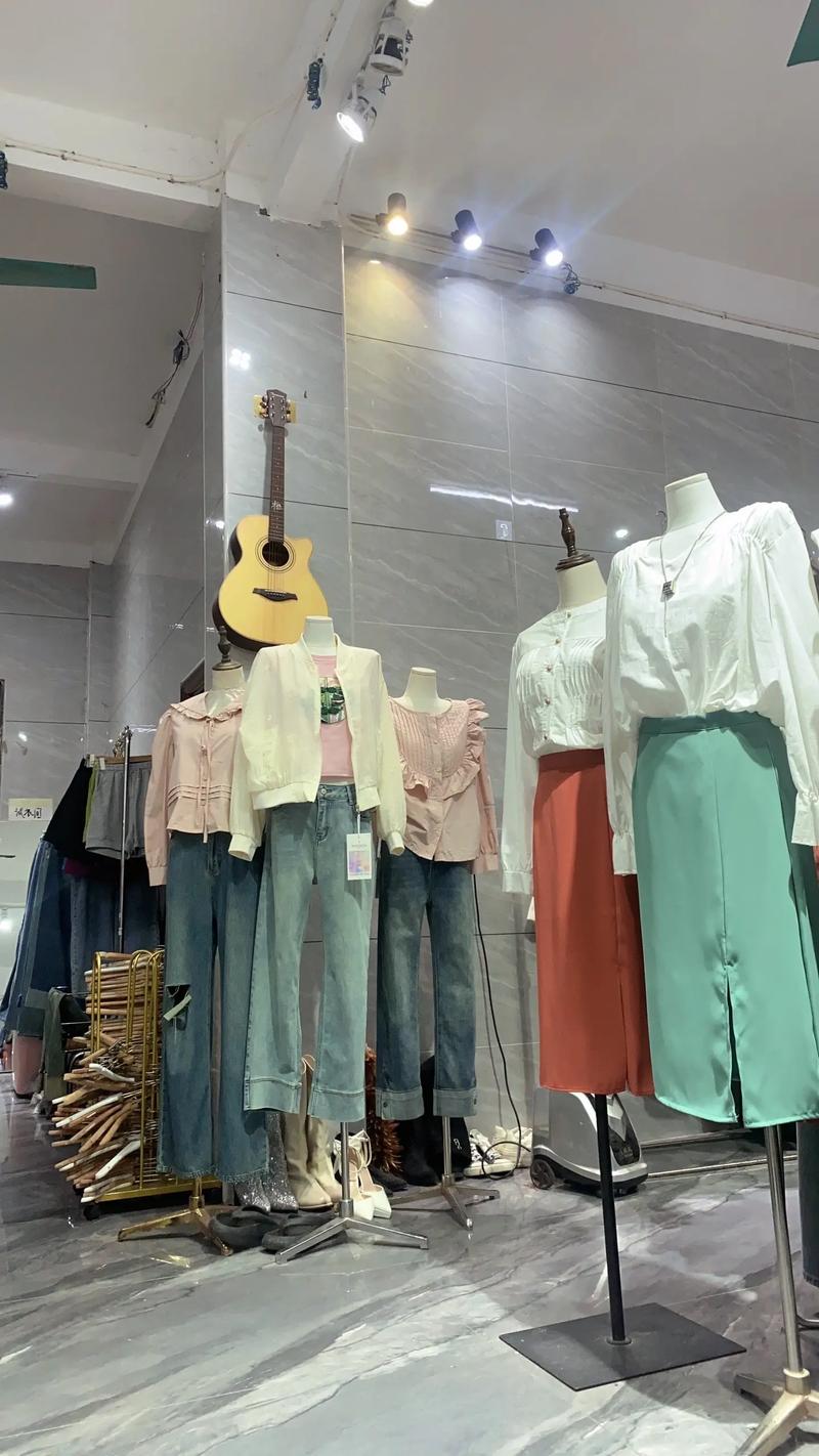 服装店盈利方式_服装店经营模式_想开个服装店进货渠道