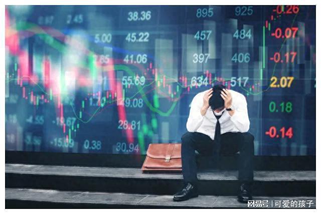 #妙笔生花创作挑战#股市波动中保持冷静心态的关键要点？