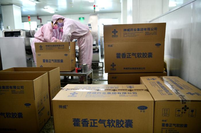 优化新冠防控措施_神威藿香正气软胶囊生产供应_神威药业图片